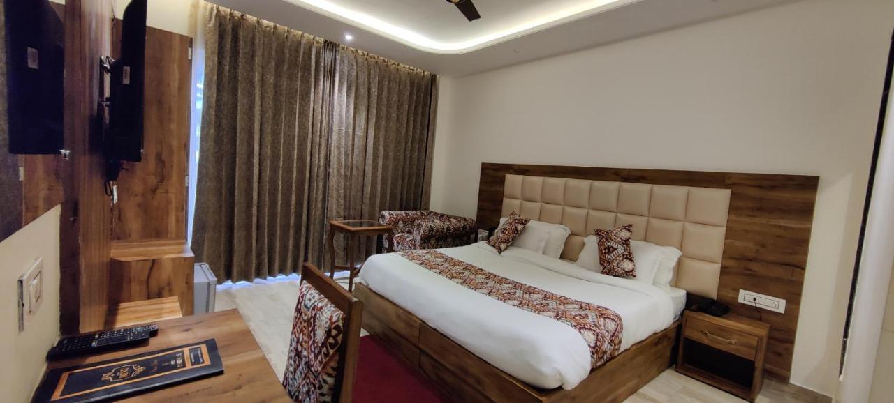 Hotel Classic Hills Dharamshala Exteriör bild